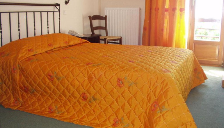 Elatou Hotel
